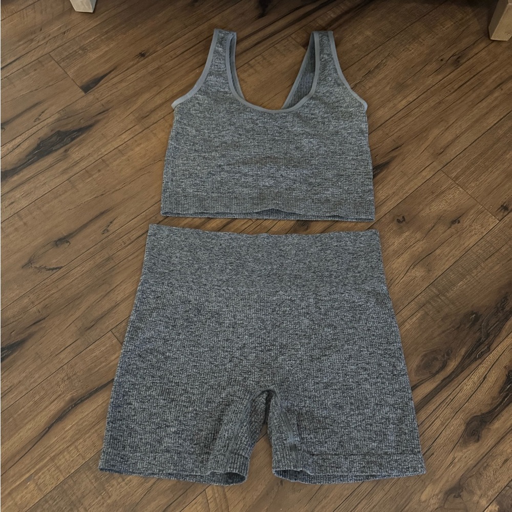 Gray Ribbed Athletic Set